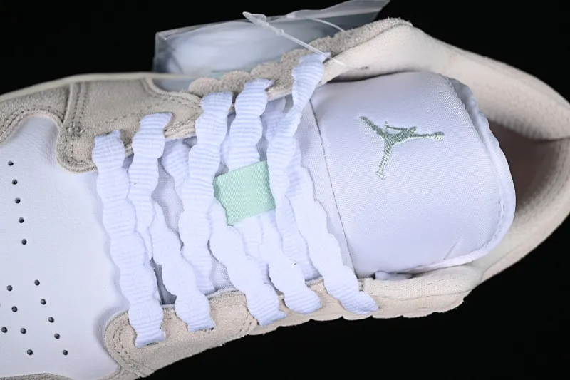 All categories Air Jordan Jordan series basketball shoes Air Jordan 1 Low Z version Air Jordan 1 Low AJ1 Joe 1 pink and white low-top cultural casual sneakers DZ5356-800